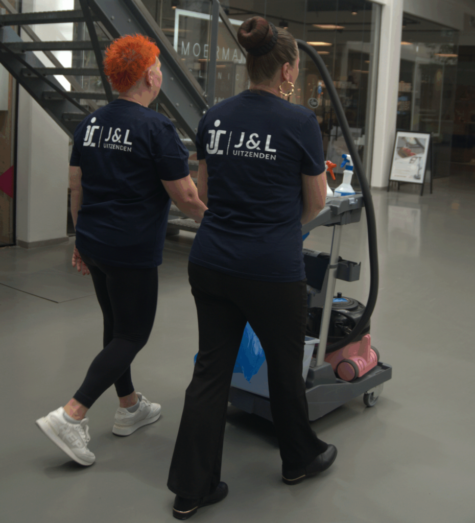 Schoonmaak wagen - Argo J&L Uitzenden